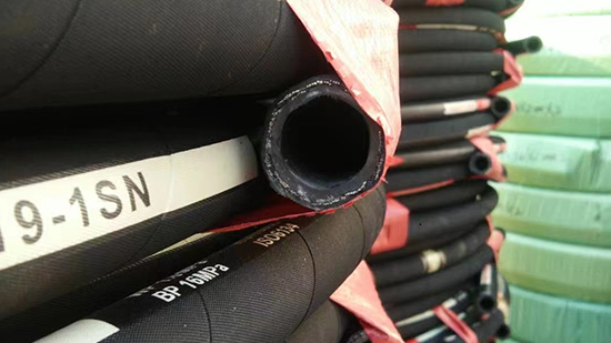 鋼編蒸汽膠管規(guī)格.png 鋼編蒸汽膠管規(guī)格.png