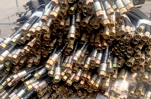 鋼絲編織液壓管廠家.jpg 鋼絲編織液壓管廠家.jpg