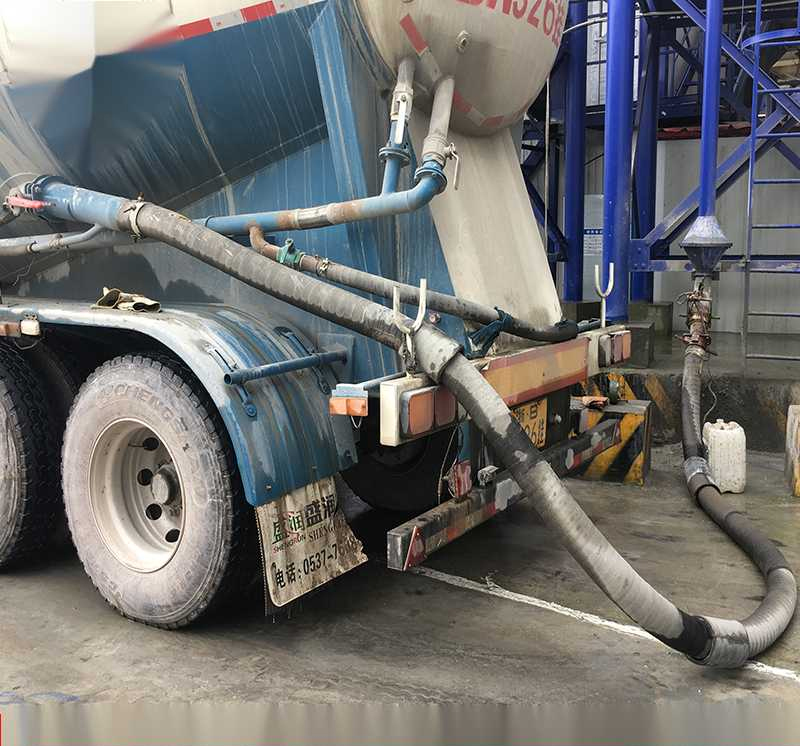 耐磨卸灰膠管.jpg 耐磨卸灰膠管.jpg